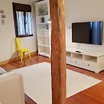 Vivienda En El Casco Antiguo De *