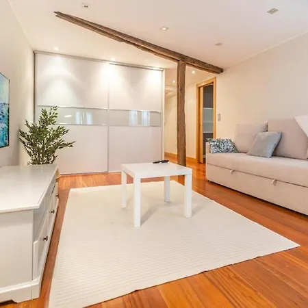 Vivienda En El Casco Antiguo De * Castro Urdiales