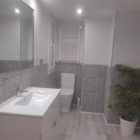 Vivienda En El Casco Antiguo De *